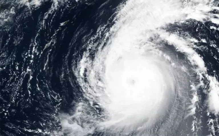 Japón en alerta por tifón Shanshan; provoca evacuaciones y suspensión de servicios en Kyushu