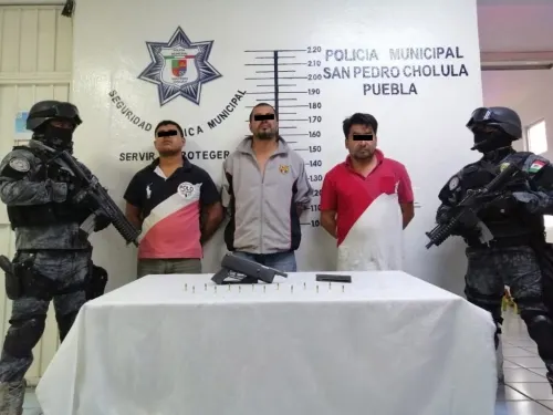Detiene policía de San Pedro Cholula a tres hombres por portación de arma de fuego sin licencia