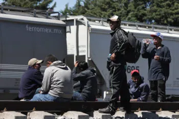 Autoridades migratorias de Puebla han deportado a 14 extranjeros; 1 de EEUU y 13 de Guatemala