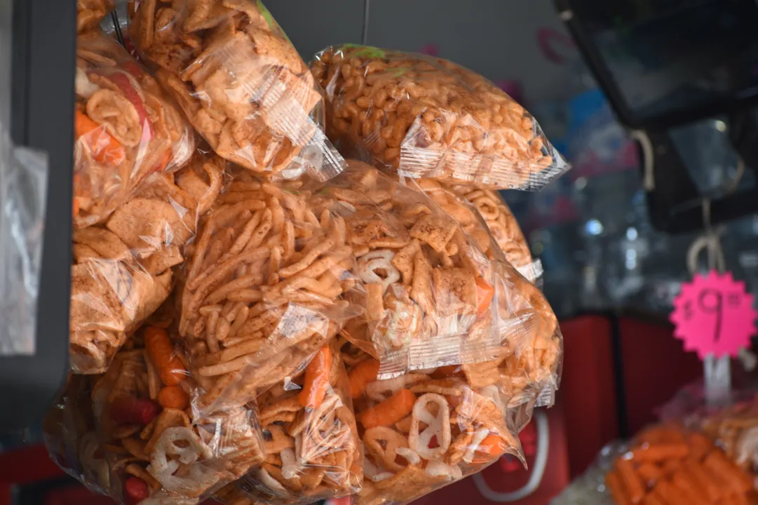 Gobierno municipal de Puebla refuerza operativos para frenar venta de comida chatarra en zonas escolares