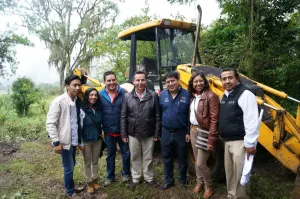 Invierten federación y Pahuatlán en construcción de unidad deportiva