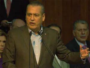 Partidos deben responder por conducta de sus candidatos: Beltrones