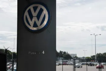Gobierno de Puebla acompaña negociación laboral en Volkswagen y anticipa proyectos de Audi