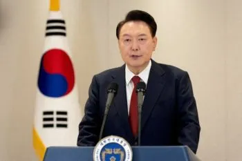 Arrestan al presidente de Corea del Sur, Yoon Suk Yeol, por su breve decreto de ley marcial