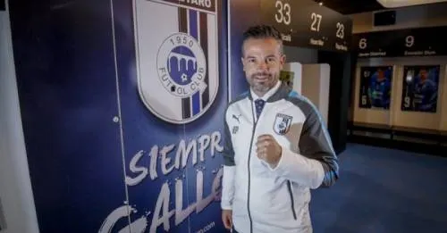Rafa Puente quiere hacer historia con Gallos Blancos ante Puebla