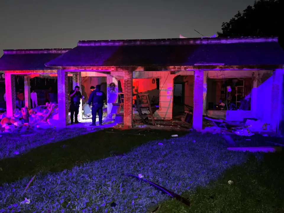 Un menor de edad muerto y una mujer lesionada, saldo de explosión de polvorín en Xiutetelco
