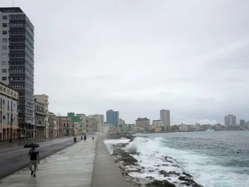 Aterriza en La Habana primer vuelo comercial tras 8 meses de cierre