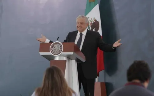 En declaración patrimonial, AMLO reporta tener sólo una cuenta bancaria de nómina