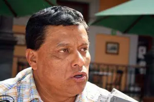 Balean auto de líder comunero de Chilac; acompañante resulta herida