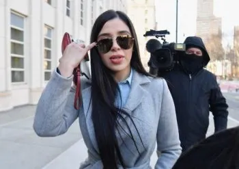 Detienen a esposa de “El Chapo” en EU