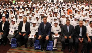 Desempeño de un gobierno se mide por oportunidades a nuevas generaciones: RMV
