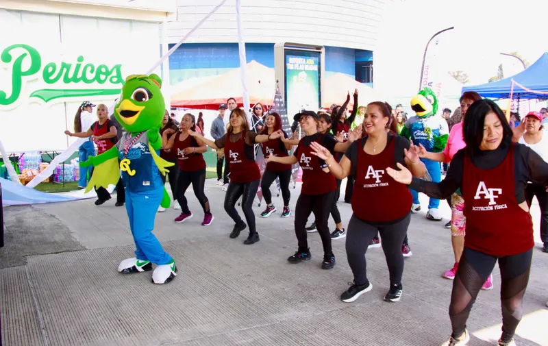 Participan activadoras físicas del IMDP en feria gratuita “Safe por la salud”