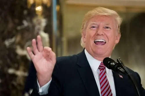 Corte de EU autoriza a Trump a aplicar su veto migratorio