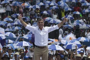 Miles de poblanos refrendan apoyo a Tony Gali en cierre de campaña capitalino