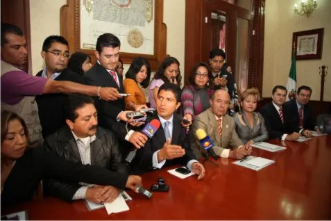 Se reúne Eduardo Rivera Pérez con el delegado de la PGR