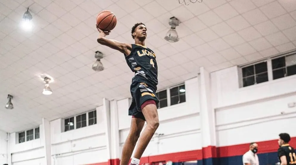 Hansel Emmanuel, la estrella juvenil de baloncesto que con un solo brazo rompe toda barrera en la cancha