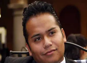 Exhortan a aspirantes del PRI a mantenerse lejos de renovaciones de sus sectores