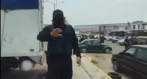 Denuncian agresión a reportero en operativo del Mercado Independencia