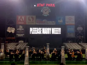 Kardashian recibe propuesta de matrimonio en el Estadio de los Gigantes