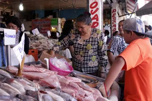 Sancionan a dos pescaderías por elevar sus precios en esta Cuaresma: Profeco