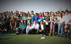 Arranca Torneo de Restauranteros con patada inicial de Angélica Ramírez