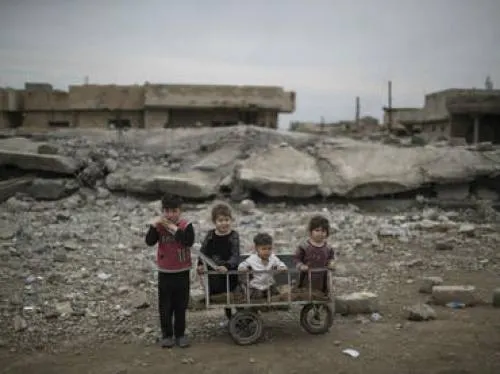 Hay 100 mil niños atrapados en el fuego cruzado en Mosul: Unicef