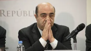 Murillo Karam deja la PGR; iría a la Sedatu