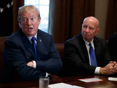 Rechaza Trump incluir DACA en negociación presupuestaria