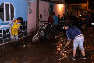 Inundación en Acatzingo dejó al menos 13 casas anegadas