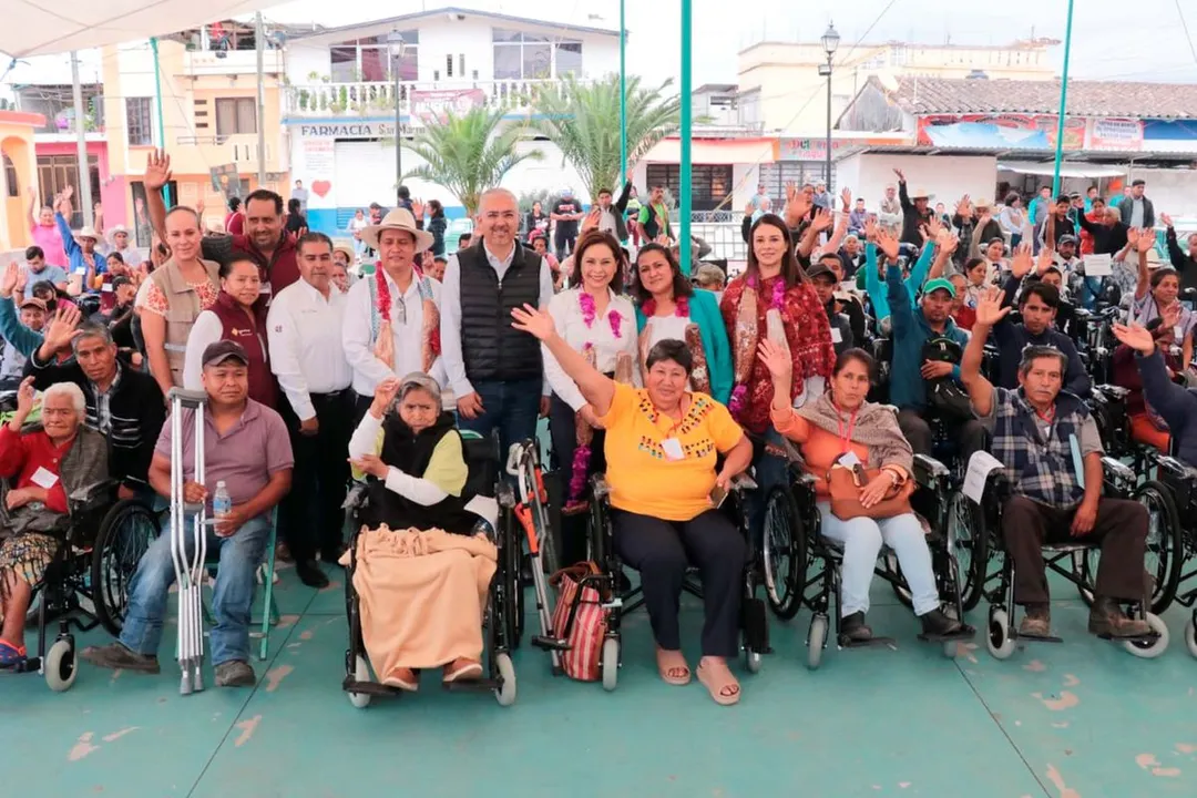 Sedif Puebla Yaonahuac Entrega Aparatos Rehabilitatorios
