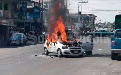 Comerciantes reabren la carretera a Valsequillo tras llegar acuerdo para poder vender