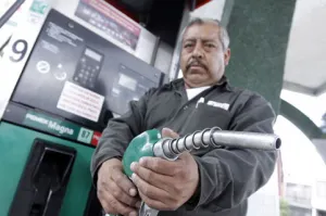 Eduardo Rivera autorizó 17 nuevas gasolineras