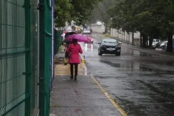 Ligera lluvia en Puebla capital ocasionó encharcamientos; no hay reporte de afectaciones