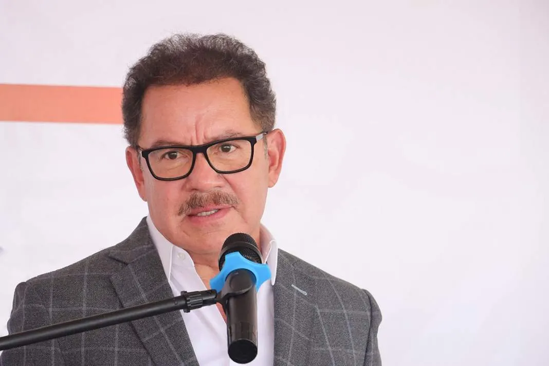 Nacho Mier acaba distanciado de los líderes de la 4T