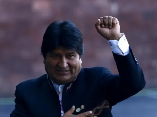 Avión militar mexicano va por Evo Morales a Bolivia