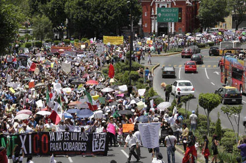 YoSoy132 exige en Puebla democratizar a los medios de comunicación