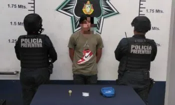 Policías de Atlixco arrestan a un joven por posesión de droga en la colonia Altavista