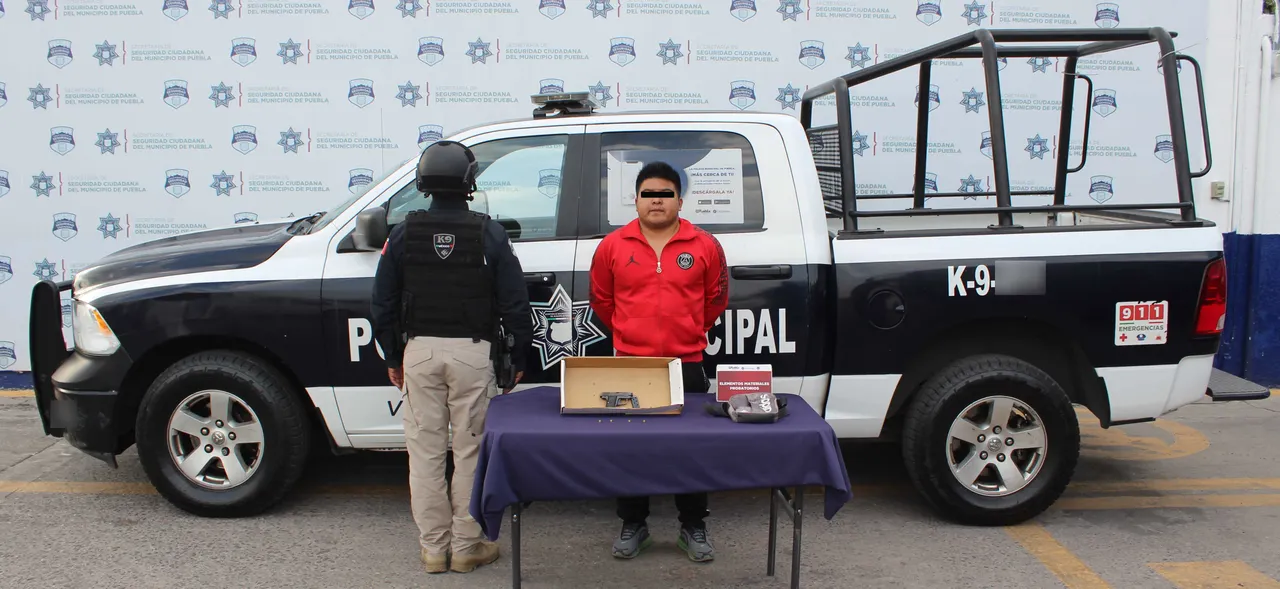 Detuvo policía municipal de Puebla a hombre por portación ilegal de arma de fuego