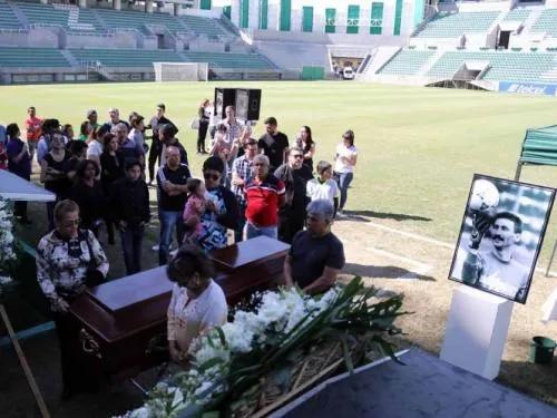 Despiden a Pablo Larios en estadio del Zacatepec
