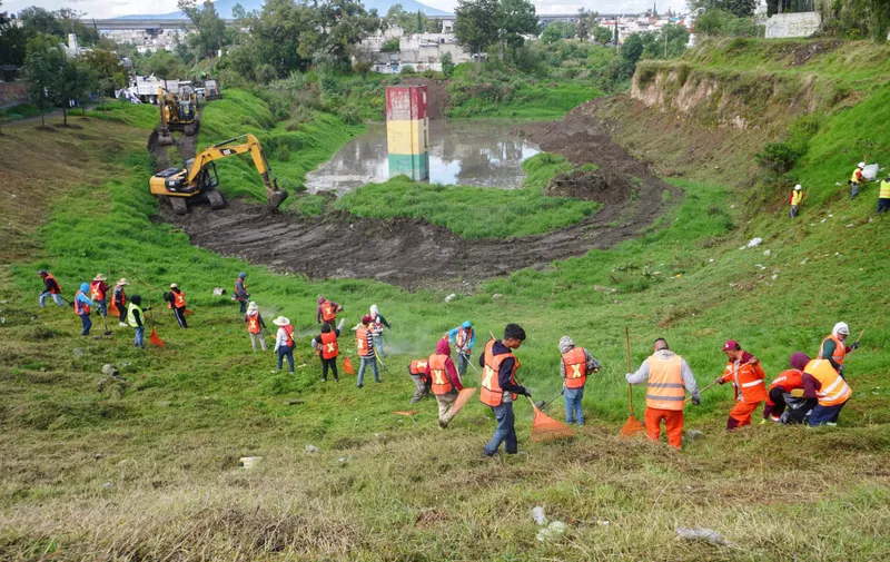 Supervisa Pepe Chedraui trabajos de desazolve y limpieza en vasos reguladores, barrancas y ríos de la capital