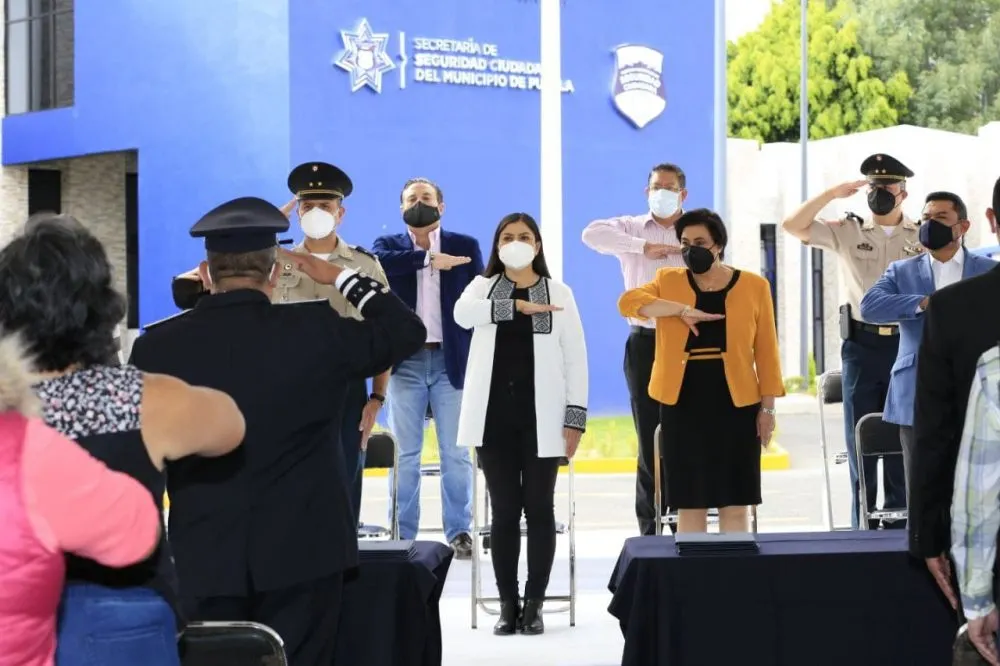 Ayuntamiento de Puebla reconoce labor de elementos policiales en su día