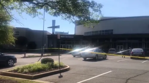 Reportan apuñalamiento en iglesia de Fairfax en Virginia, Estados Unidos