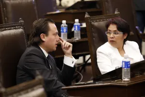 Advierte Quezada nuevas traiciones de operadores perredistas