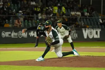 Olmecas gana 2-1 a Pericos y se pone a un triunfo de la Serie del Rey