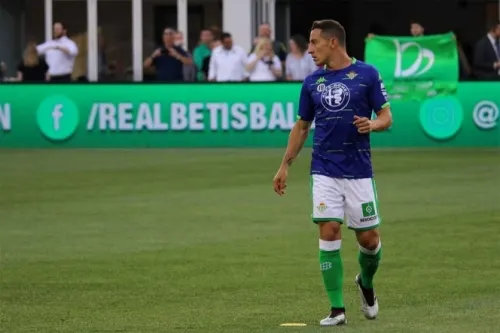 Andrés Guardado le hace un guiño a la MLS