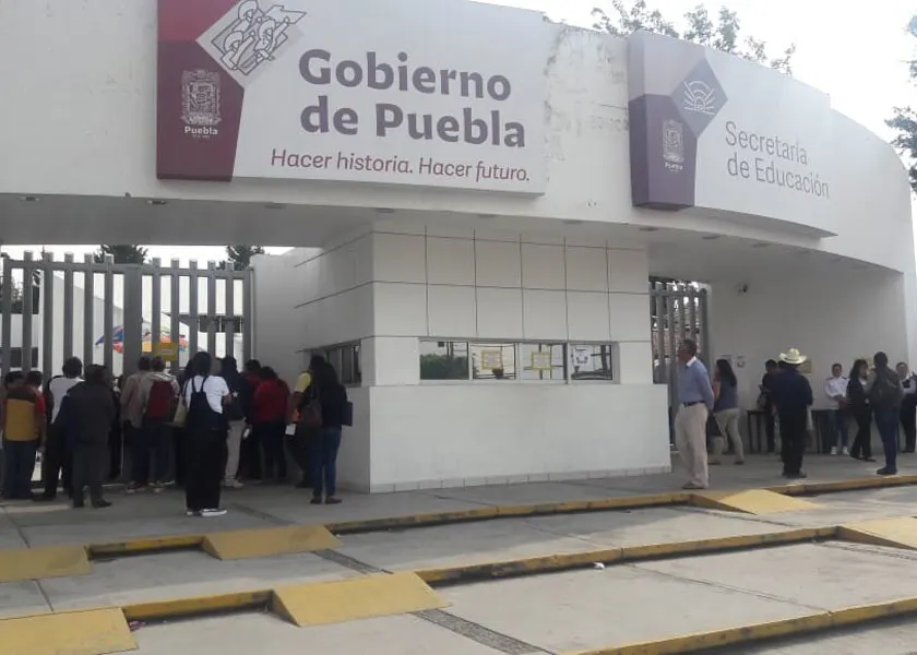 Entrega SEP más de 10 mil becas en zonas de alta y muy alta marginación