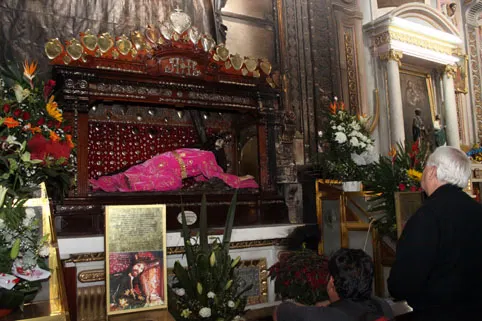 Monjas de Santa Mónica aportarán hojas de oro para restaurar templo