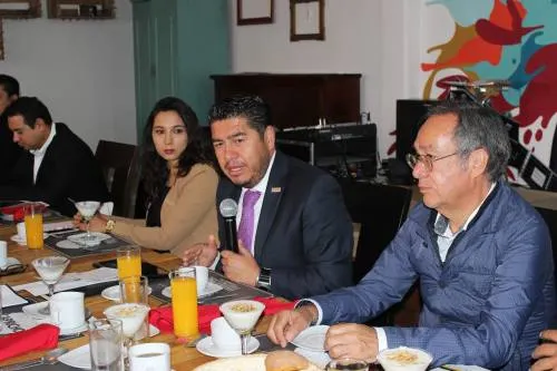 Sostiene Manuel Alonso encuentro con rectores de universidades en Puebla