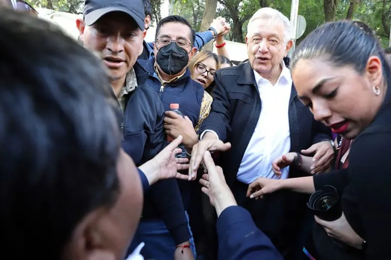 Amplia participación del contingente poblano en apoyo a la 4T