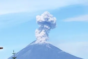 Durante las últimas 24 horas el Volcán Popocatépetl ha emitido 141 exhalaciones